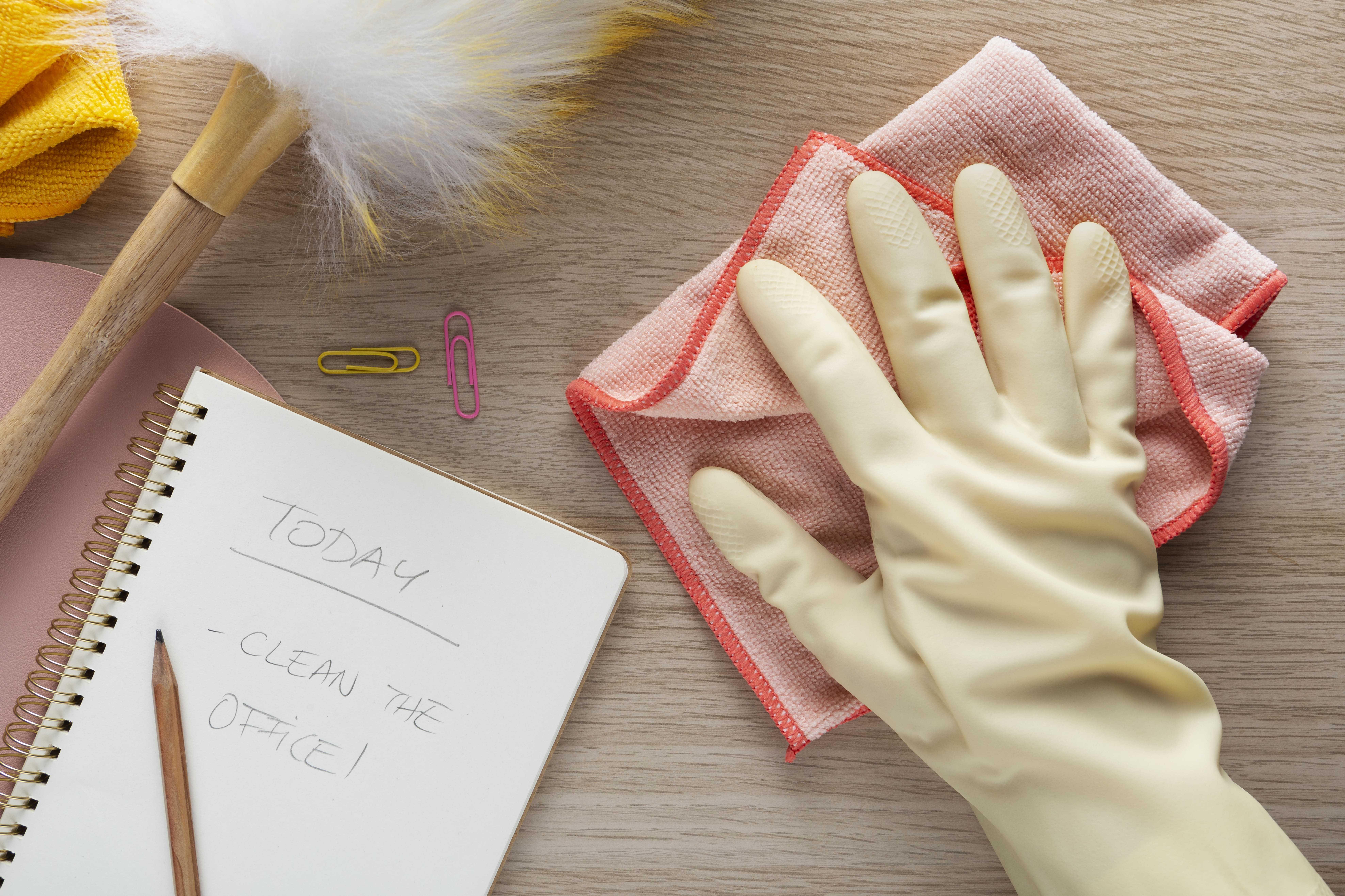 What To Clean On A Daily, Weekly & Monthly Basis